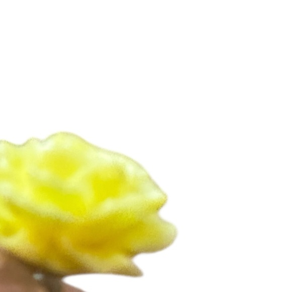 Adorable Vintage Yellow Floral Dainty Earrings Pierced - Picture 4 of 12